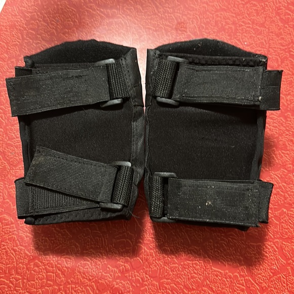 Razor knee pads for riding scooter or roller skating - used - Picture 3 of 5
